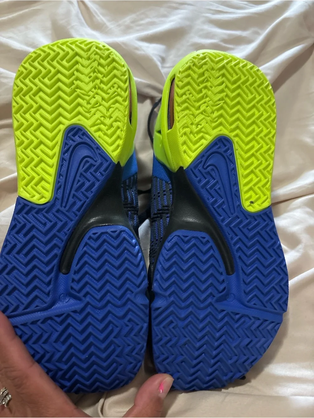 NIKE Kids Witness 6 Sneakers with Neon Accents